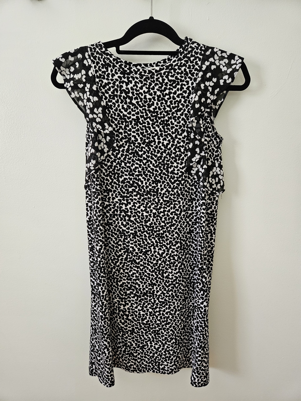 NWT MICHAEL Michael Kors Black and White Printed Ruffle-Trim Mini Dress